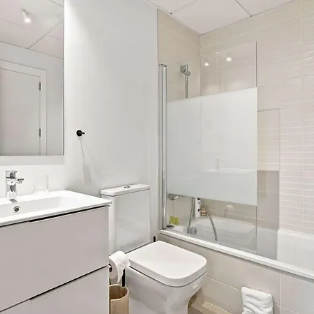 Apartamento Pool-free Parking-close To Beach-spacious Yard