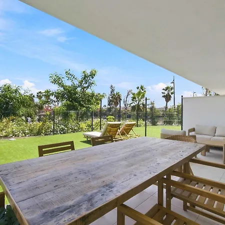 Pool-free Parking-close To Beach-spacious Yard *