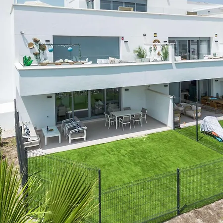 Pool-free Parking-close To Beach-spacious Yard * Estepona